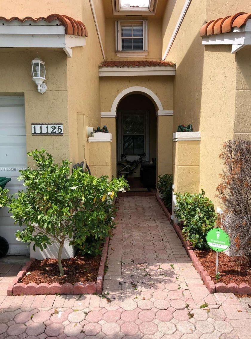 HAWKSNEST 1ST ADDN - Residential Lease