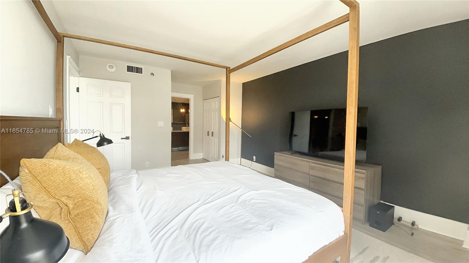 PARC CENTRAL AVENTURA EAS - Residential Lease