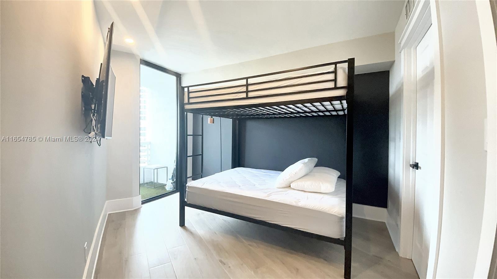 PARC CENTRAL AVENTURA EAS - Residential Lease