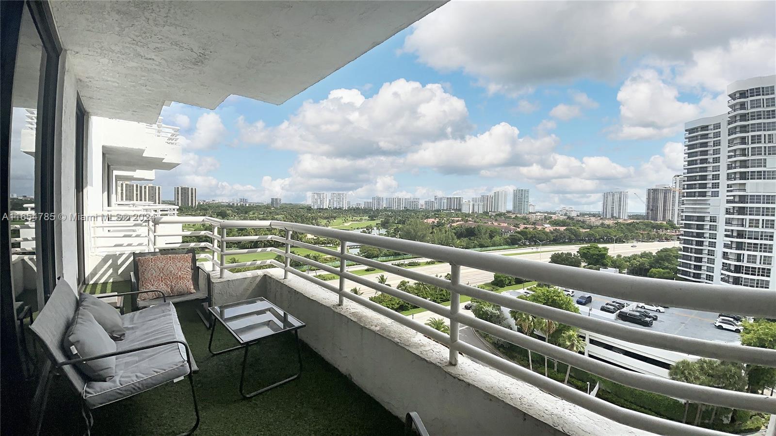 PARC CENTRAL AVENTURA EAS - Residential Lease