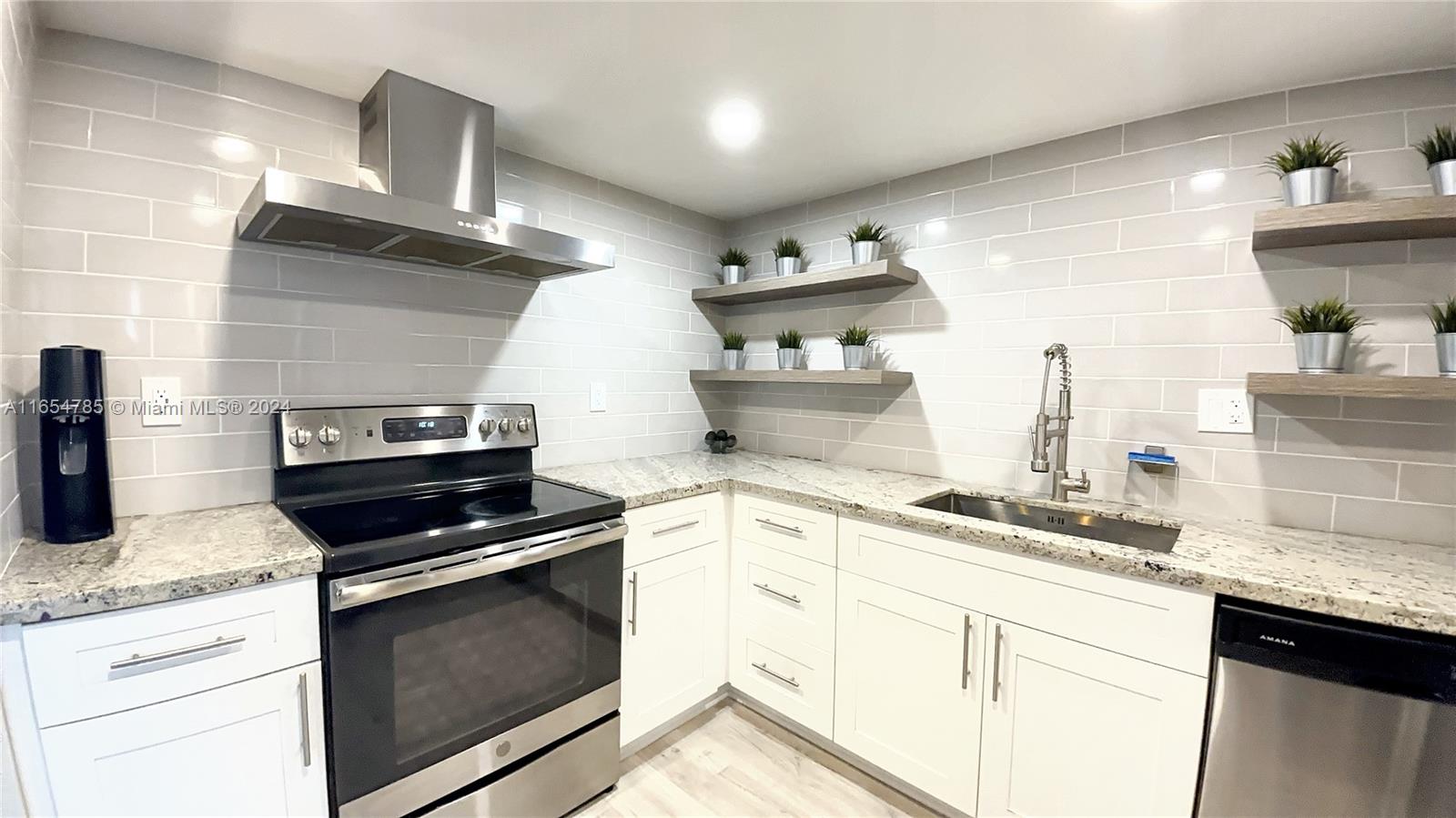 PARC CENTRAL AVENTURA EAS - Residential Lease