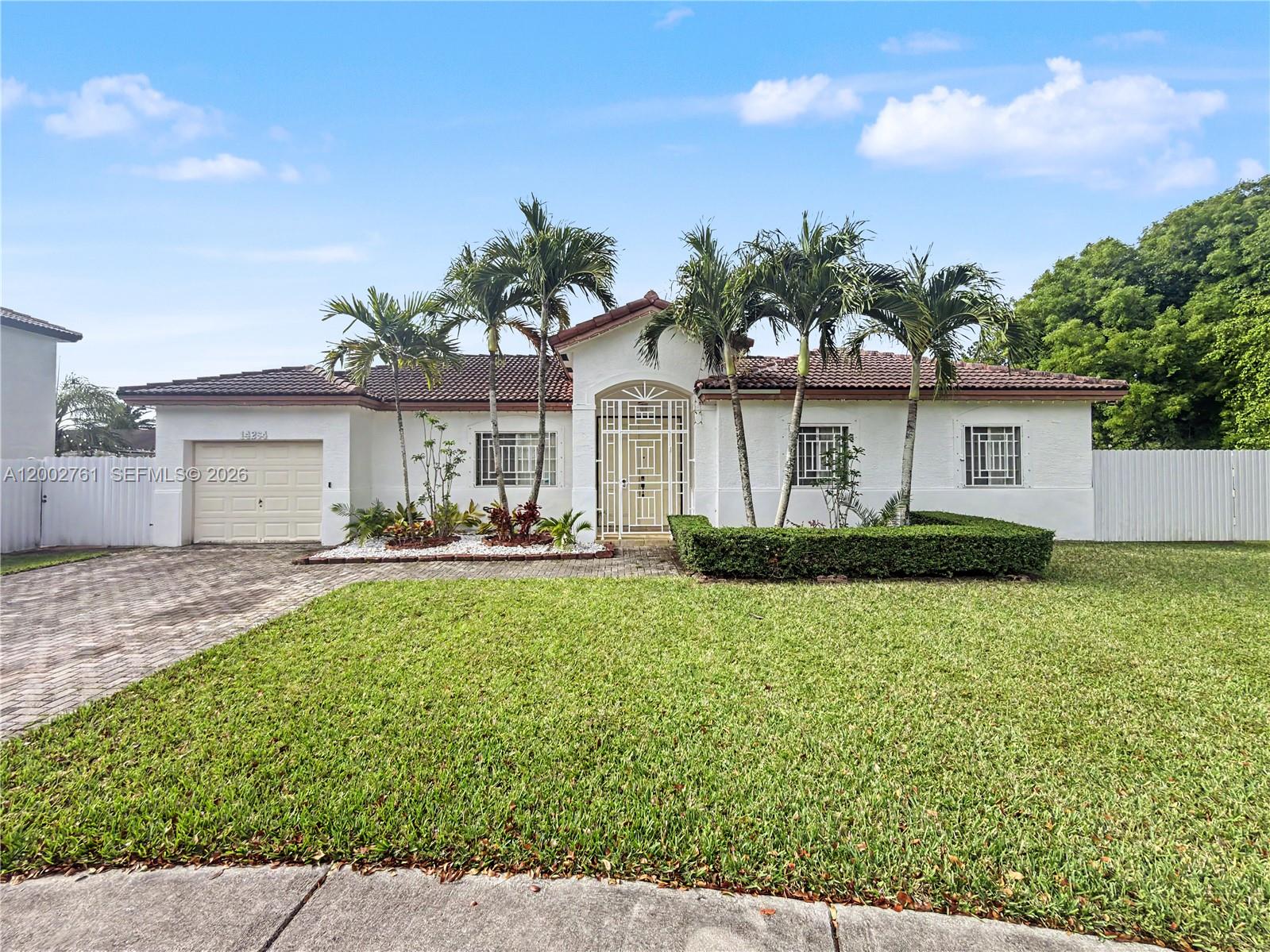 BISCAYNE DRIVE ESTATES - Residential