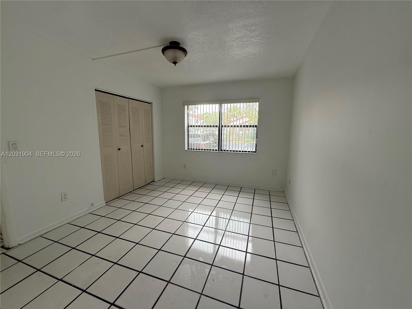 ROZLAND CONDO - Residential