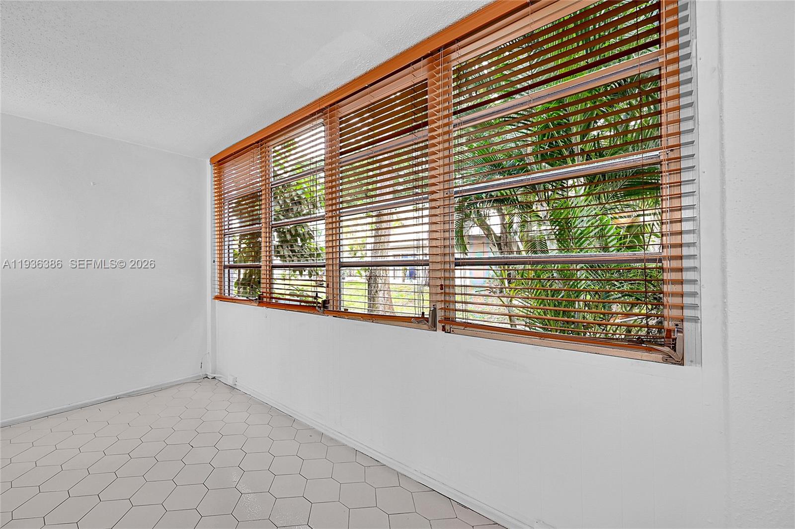 CYPRESS CHASE CONDO NO 3 - Residential