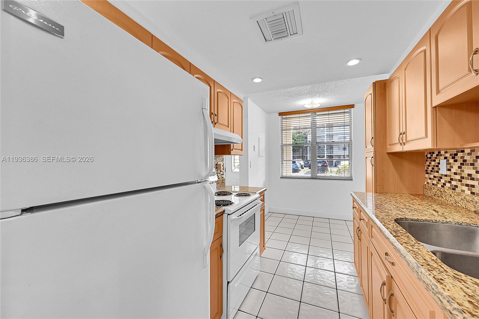 CYPRESS CHASE CONDO NO 3 - Residential