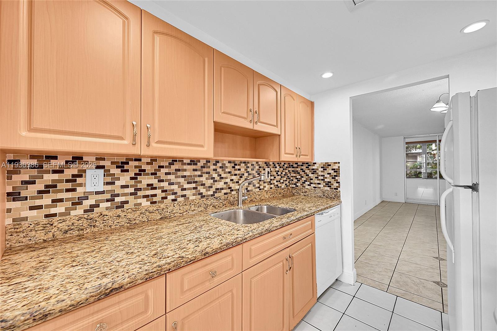 CYPRESS CHASE CONDO NO 3 - Residential