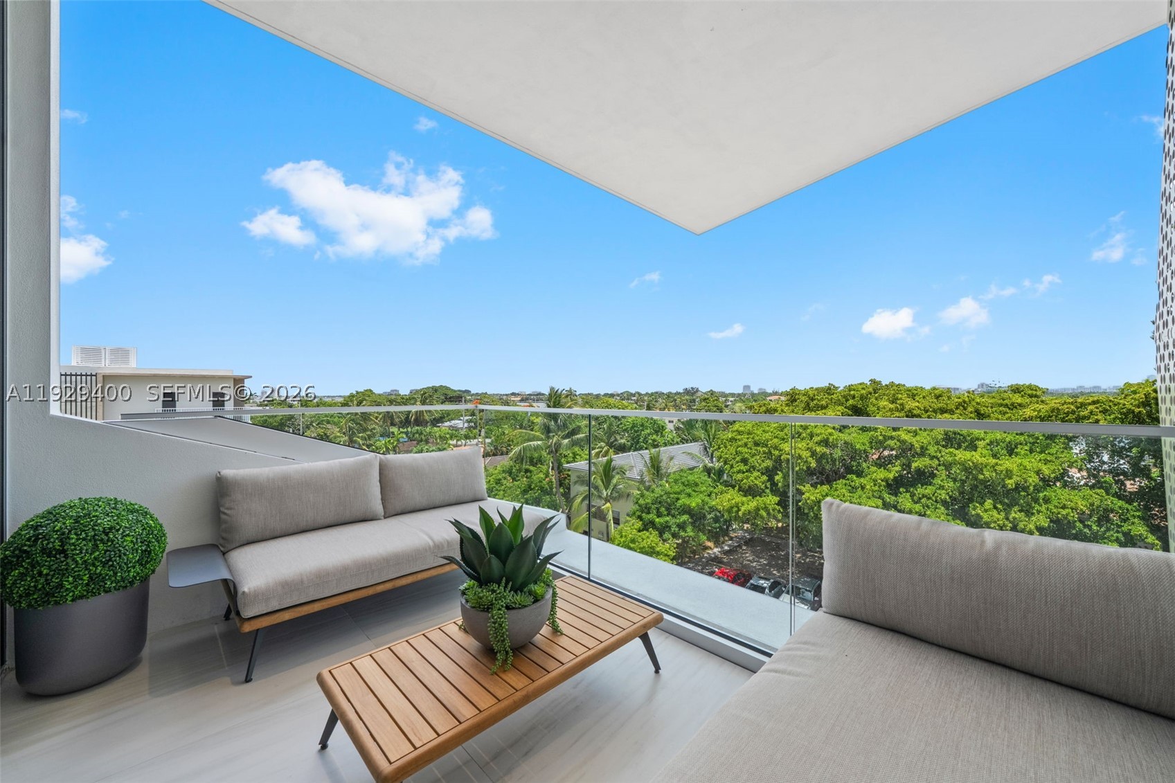 BISCAYNE BCH SUB - Residential Income