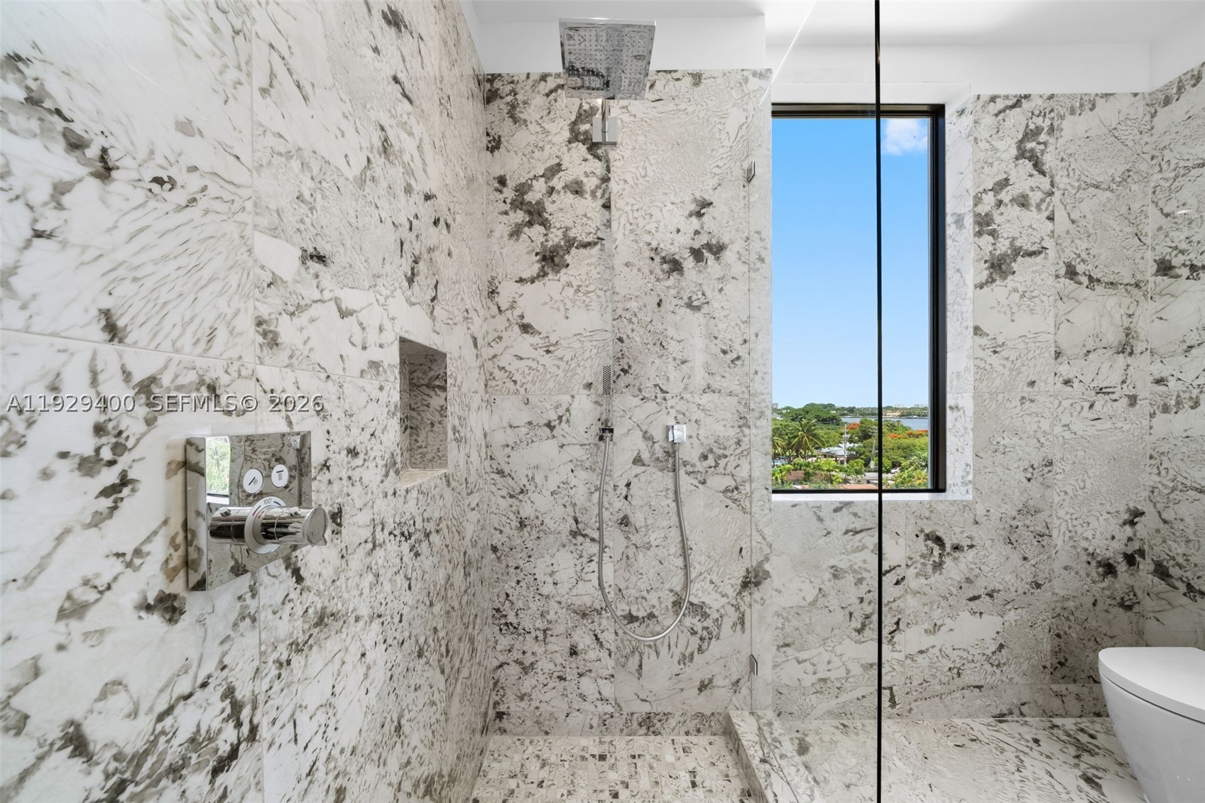 BISCAYNE BCH SUB - Residential Income