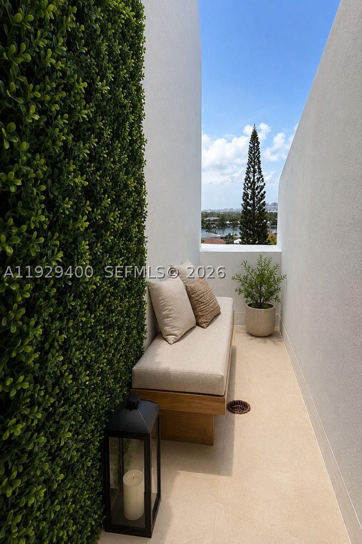 BISCAYNE BCH SUB - Residential Income
