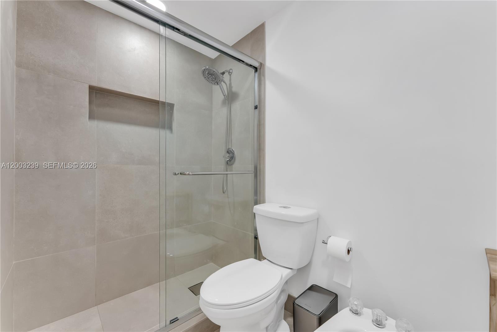 BRICKELL BAY TOWER CONDO - Residential
