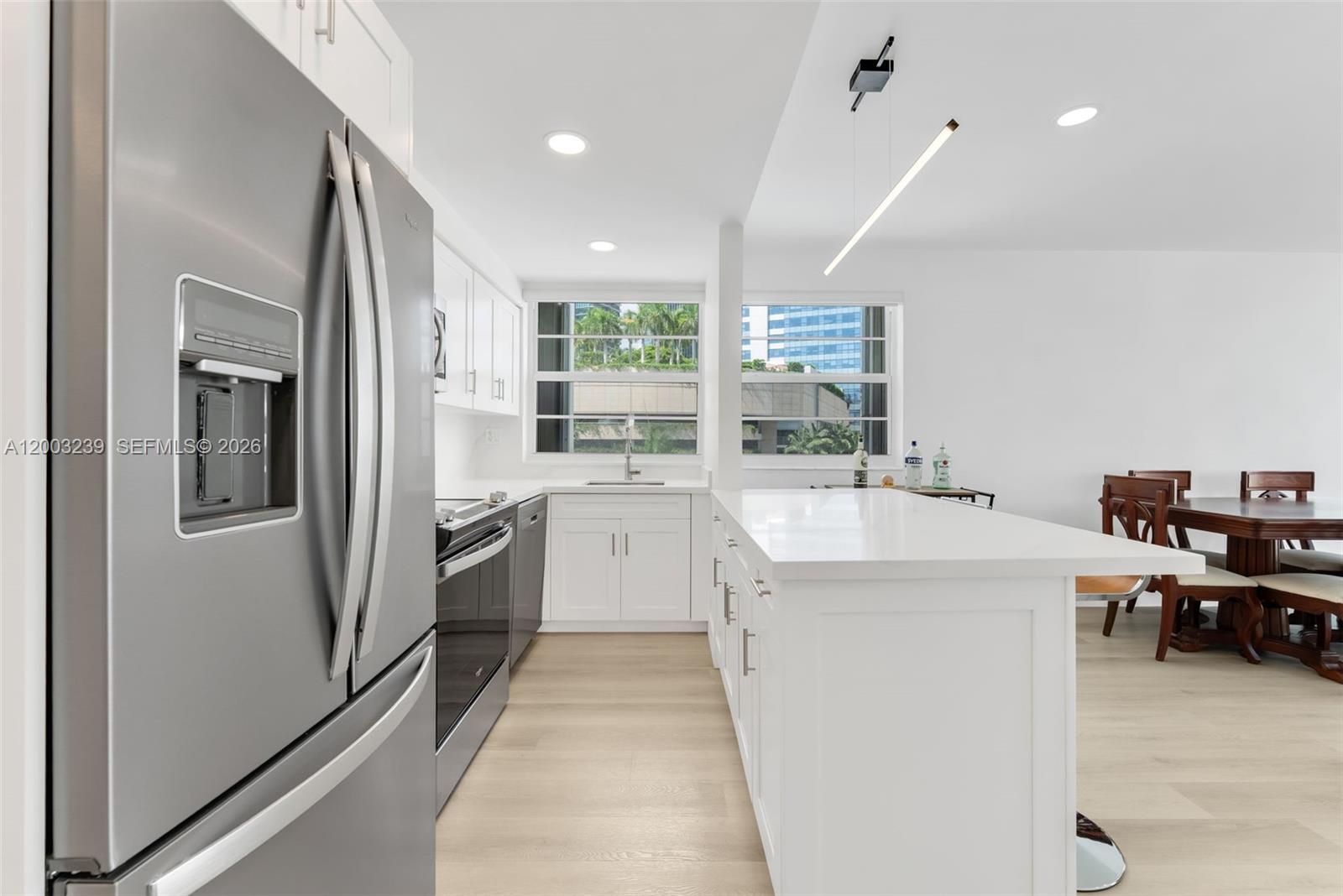 BRICKELL BAY TOWER CONDO - Residential