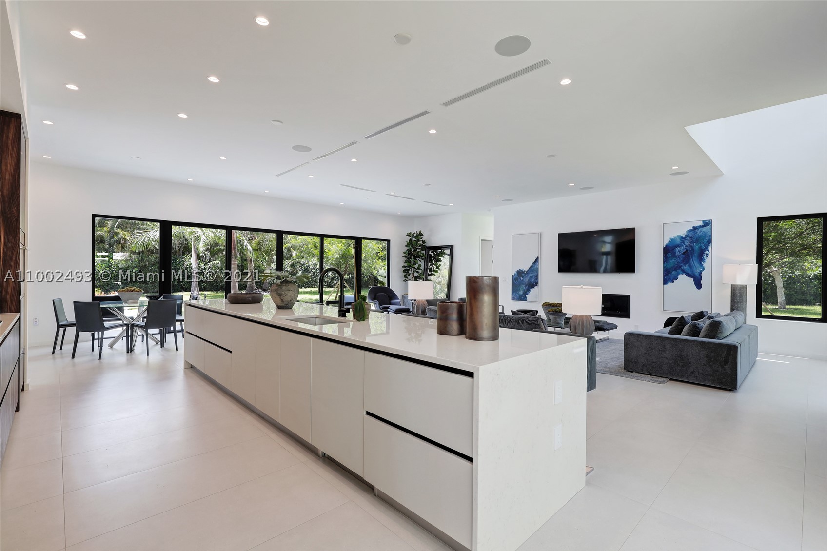 COLLINS HEIGHTS - Residential