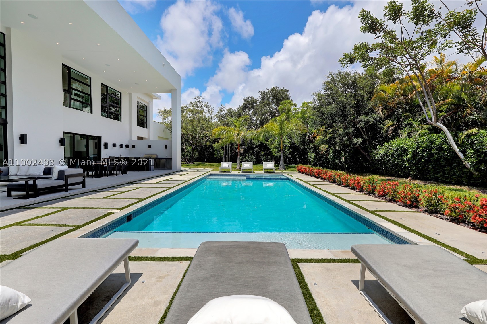 COLLINS HEIGHTS - Residential