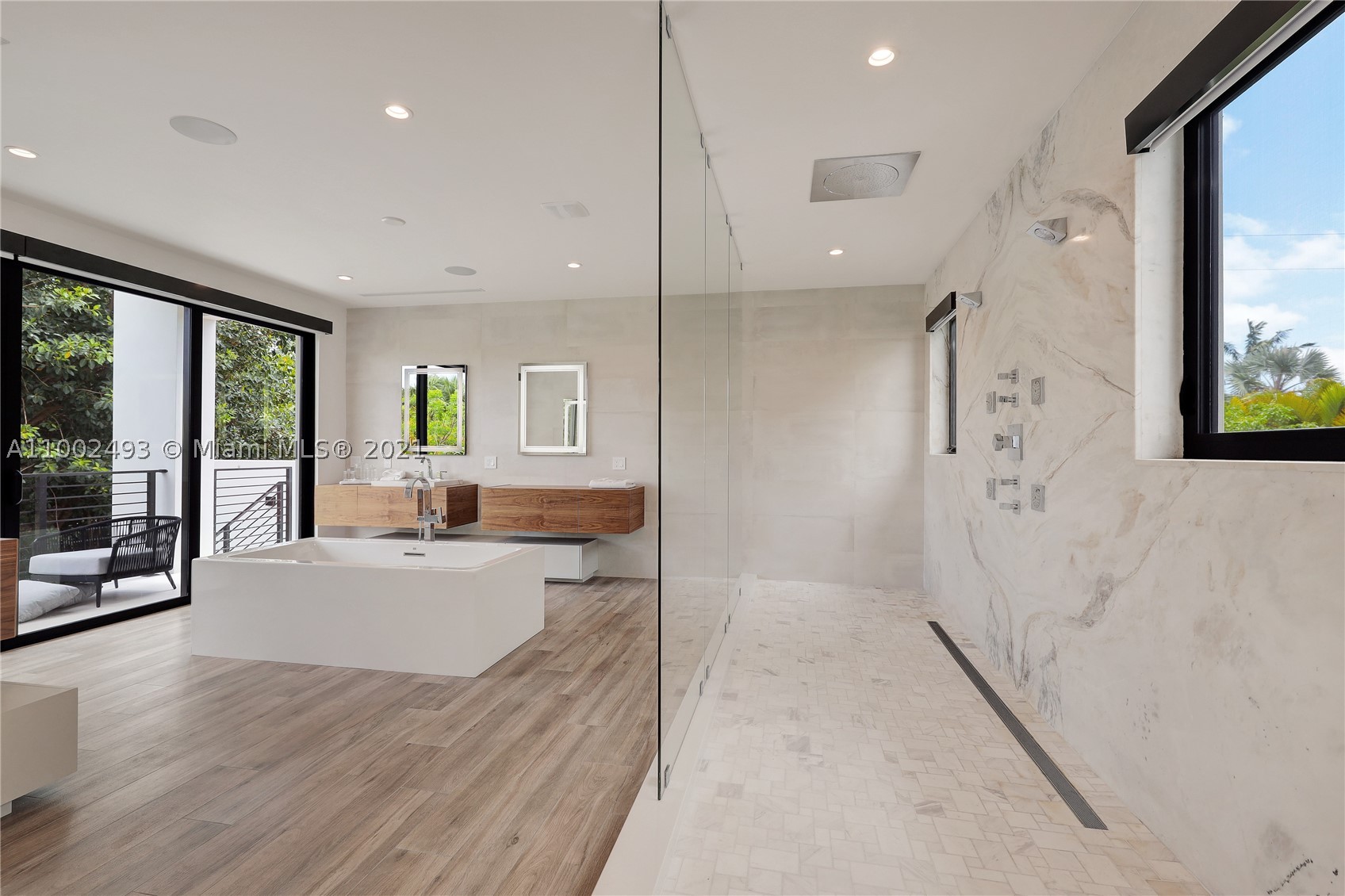 COLLINS HEIGHTS - Residential