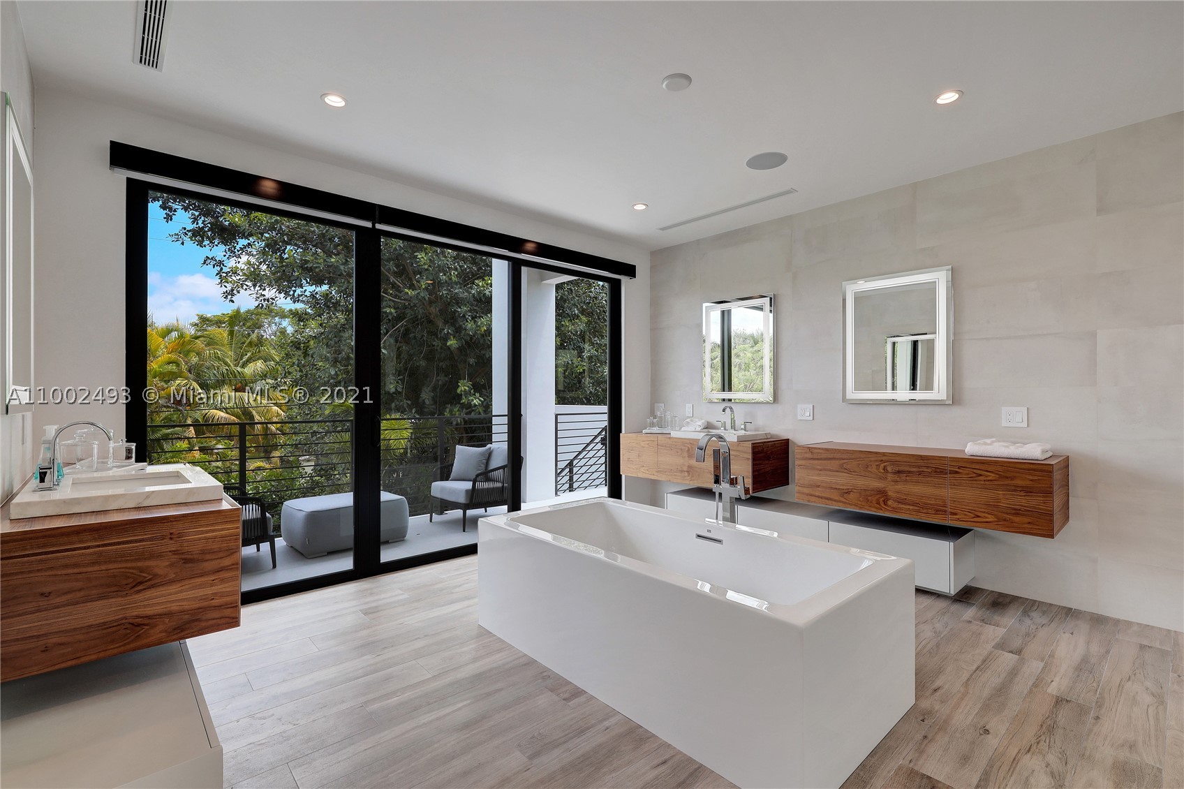 COLLINS HEIGHTS - Residential