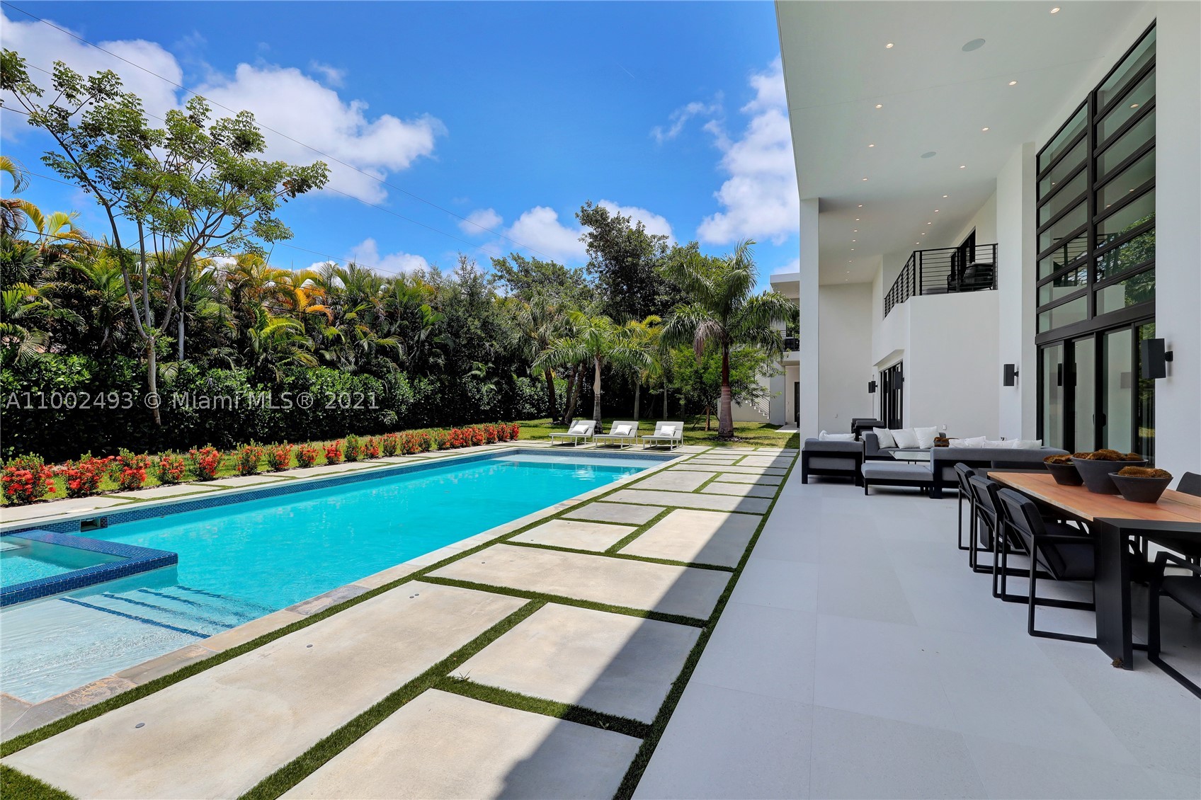 COLLINS HEIGHTS - Residential
