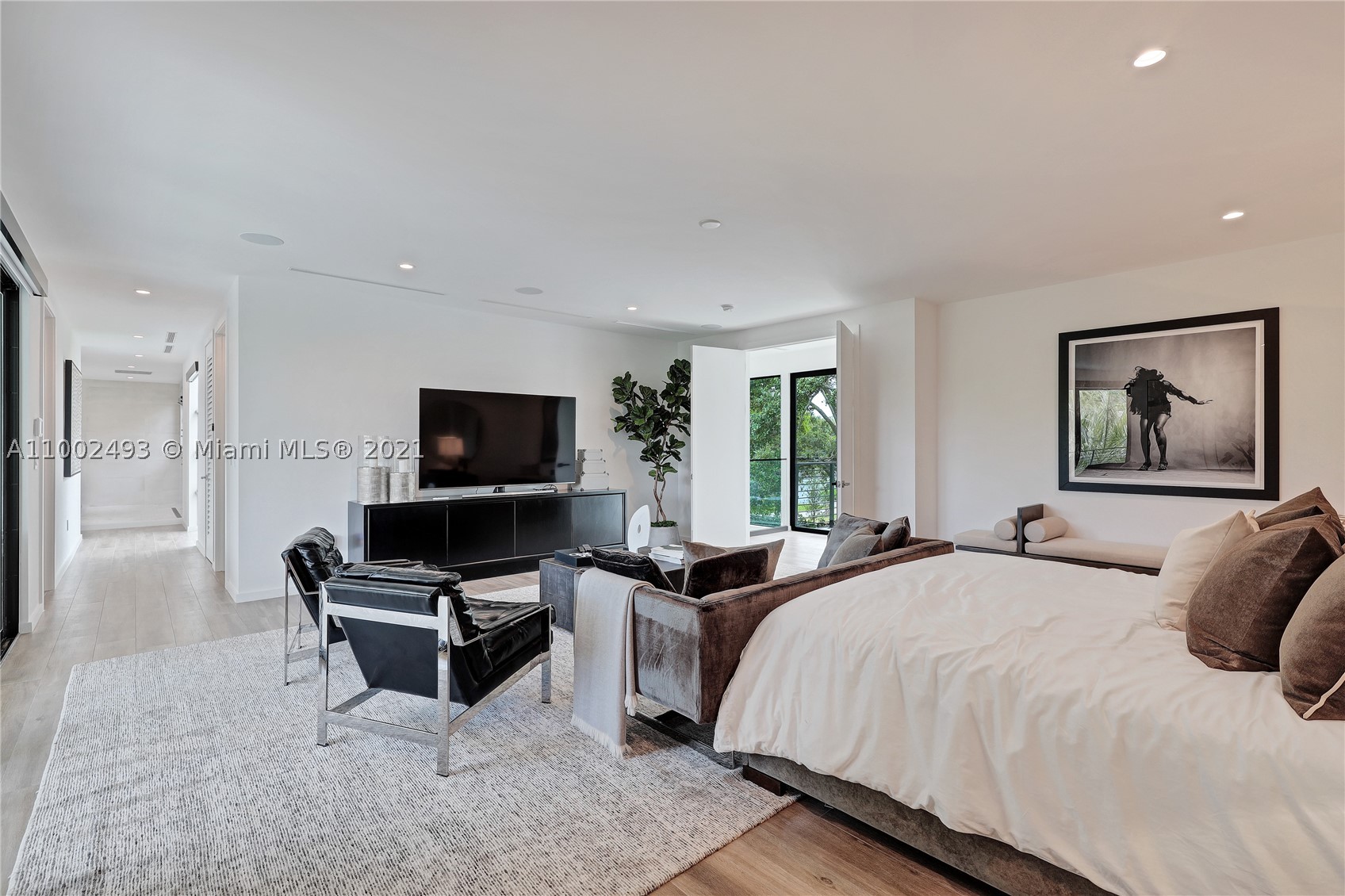 COLLINS HEIGHTS - Residential