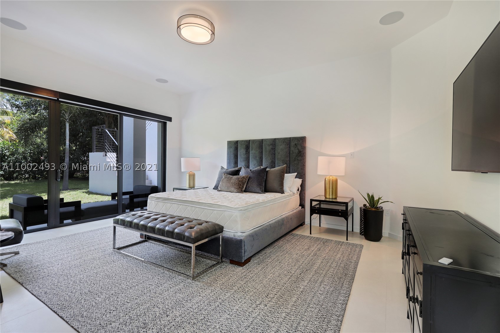 COLLINS HEIGHTS - Residential