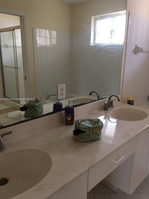 DORAL CHASE - Residential Lease