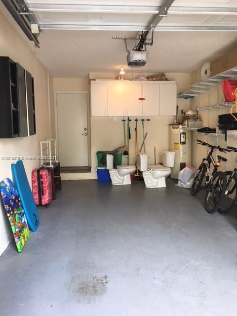 DORAL CHASE - Residential Lease
