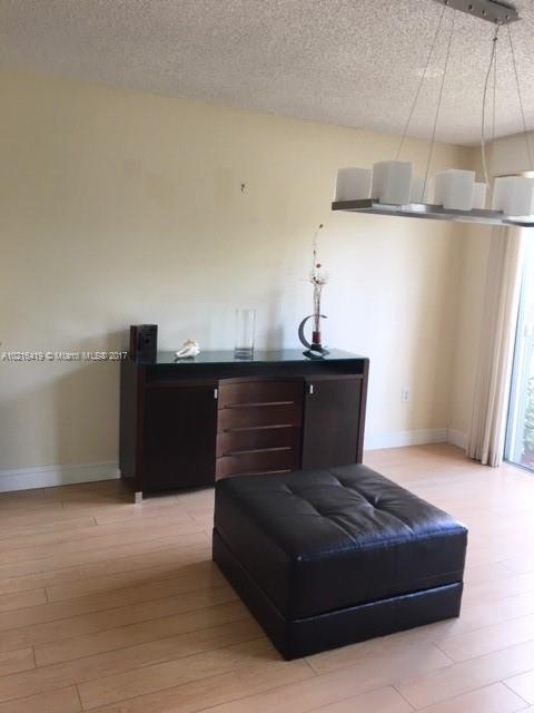 DORAL CHASE - Residential Lease