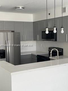 DA VINCI ON DOUGLAS CONDO - Residential Lease