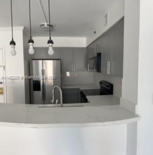 DA VINCI ON DOUGLAS CONDO - Residential Lease