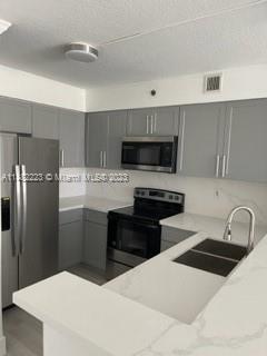 DA VINCI ON DOUGLAS CONDO - Residential Lease