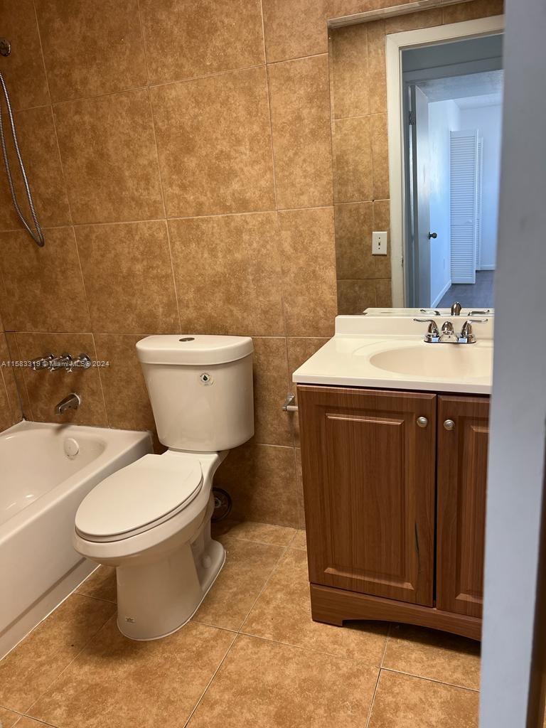 VILLA CATALINA CONDO - Residential Lease