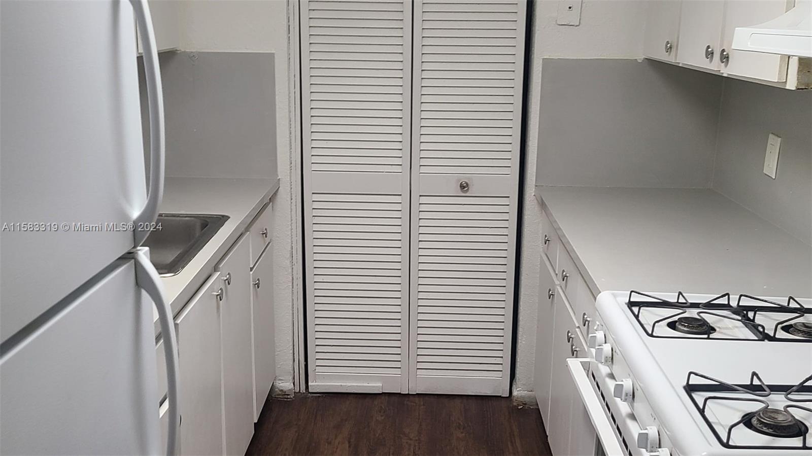 VILLA CATALINA CONDO - Residential Lease