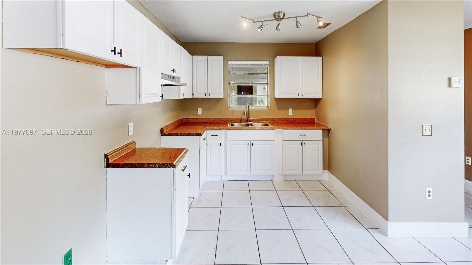 HIALEAH HEIGHTS - Residential