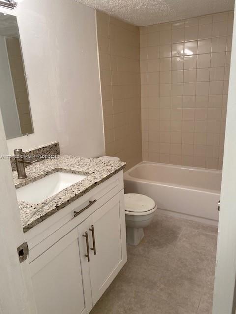 NEWPORT AT LAUDERHILL CON - Residential Lease