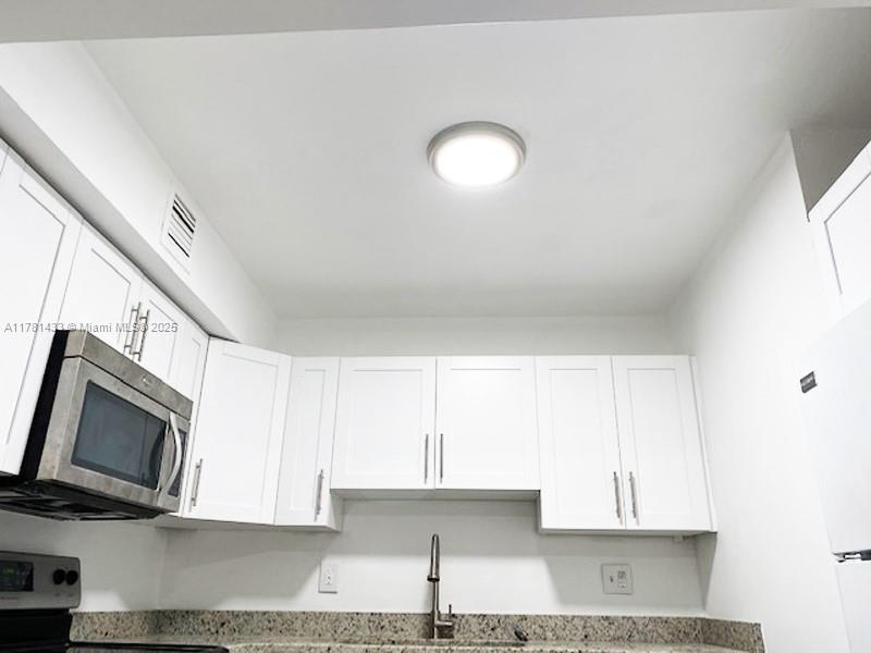 NEWPORT AT LAUDERHILL CON - Residential Lease