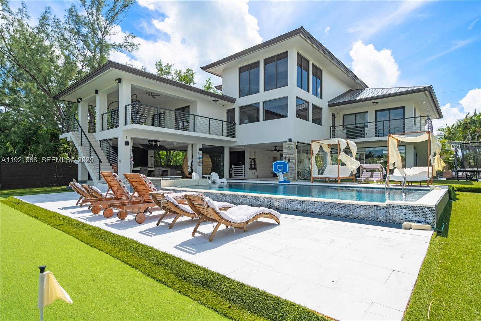 BUCCANEER PT (LARGO SOUND - Residential