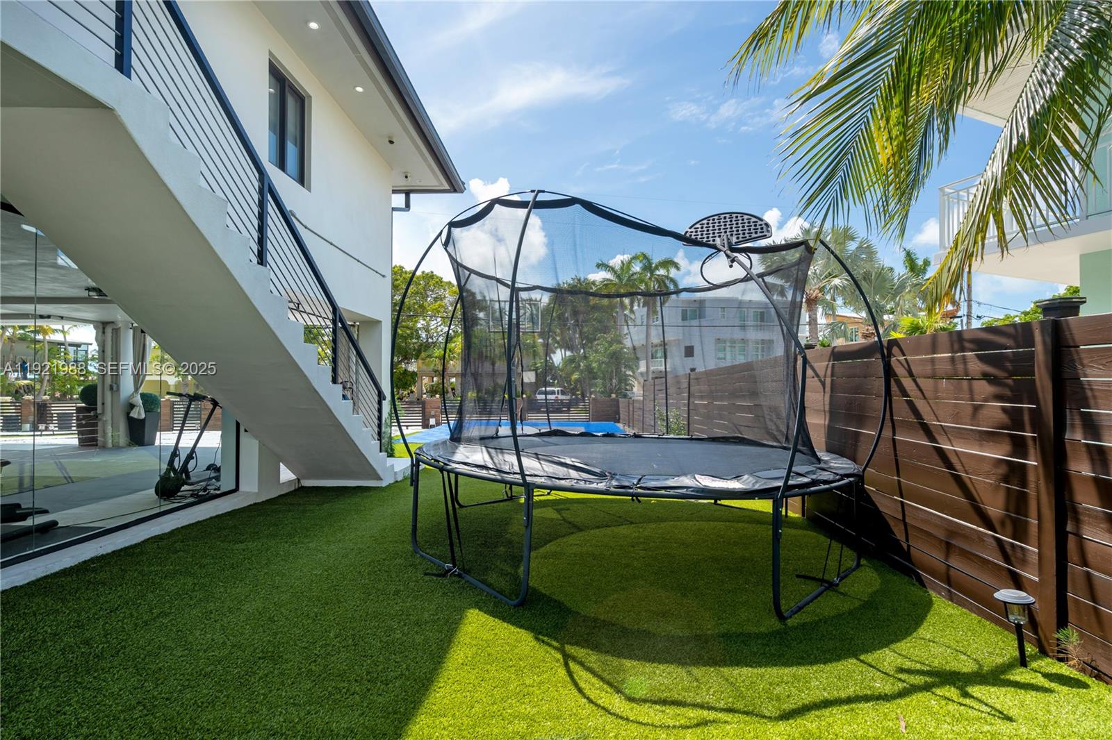 BUCCANEER PT (LARGO SOUND - Residential