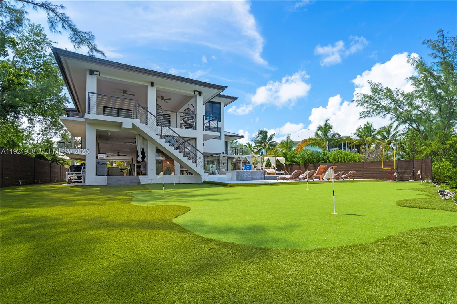 BUCCANEER PT (LARGO SOUND - Residential