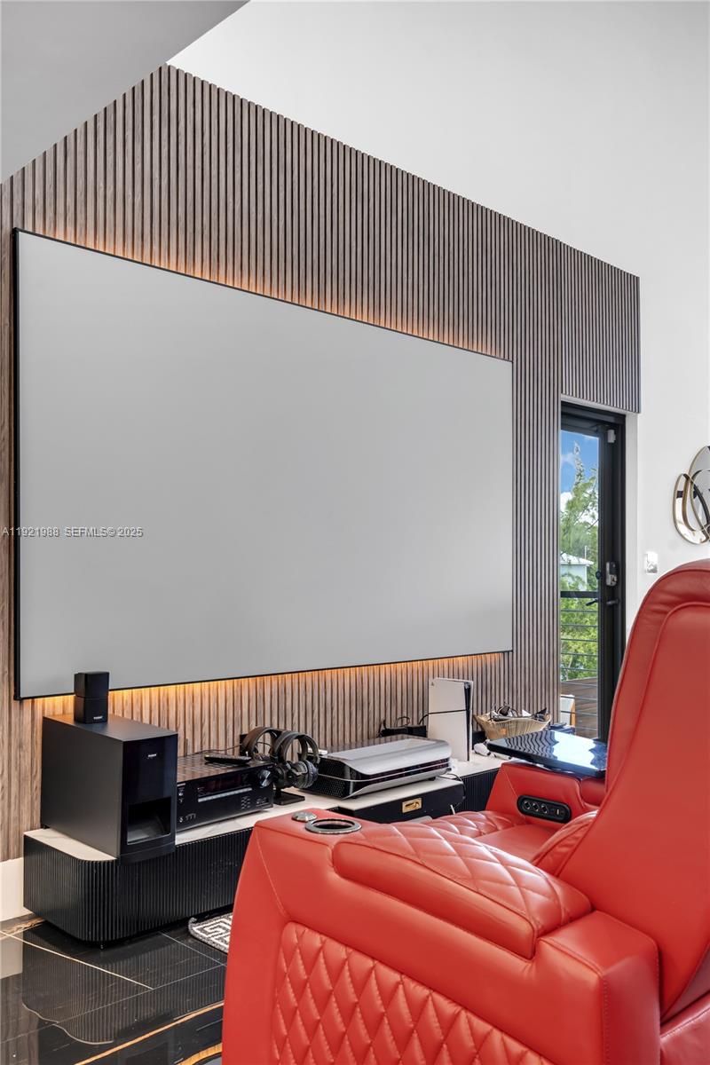 BUCCANEER PT (LARGO SOUND - Residential