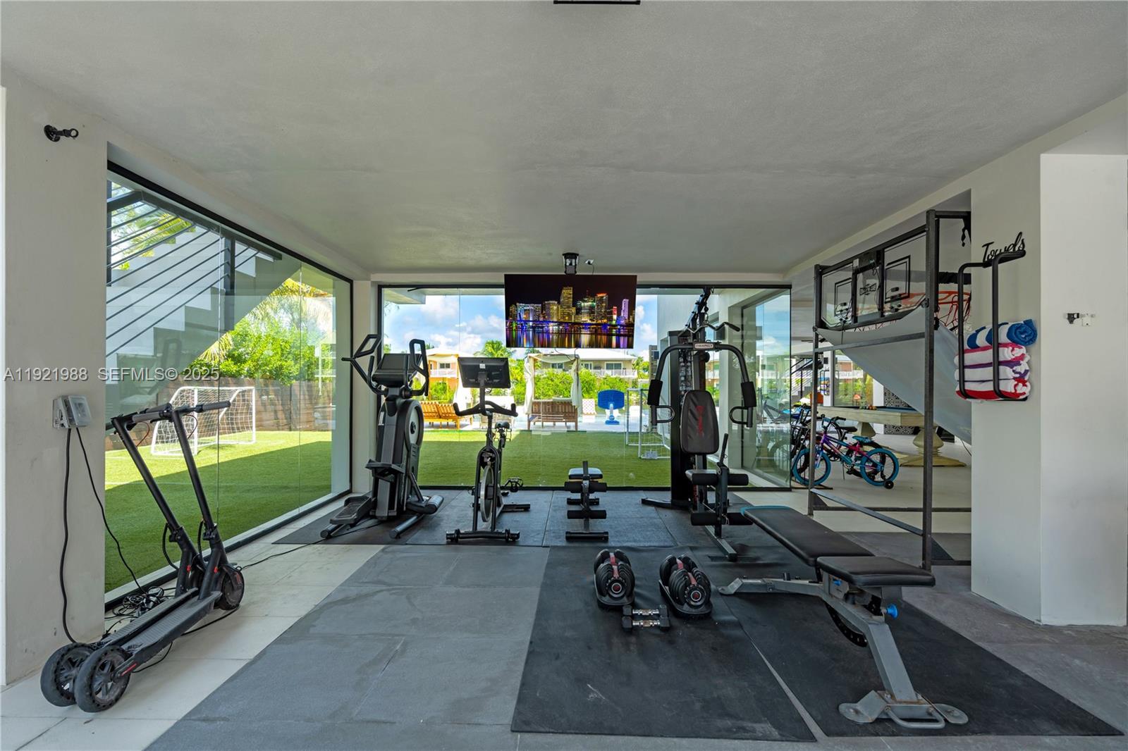 BUCCANEER PT (LARGO SOUND - Residential