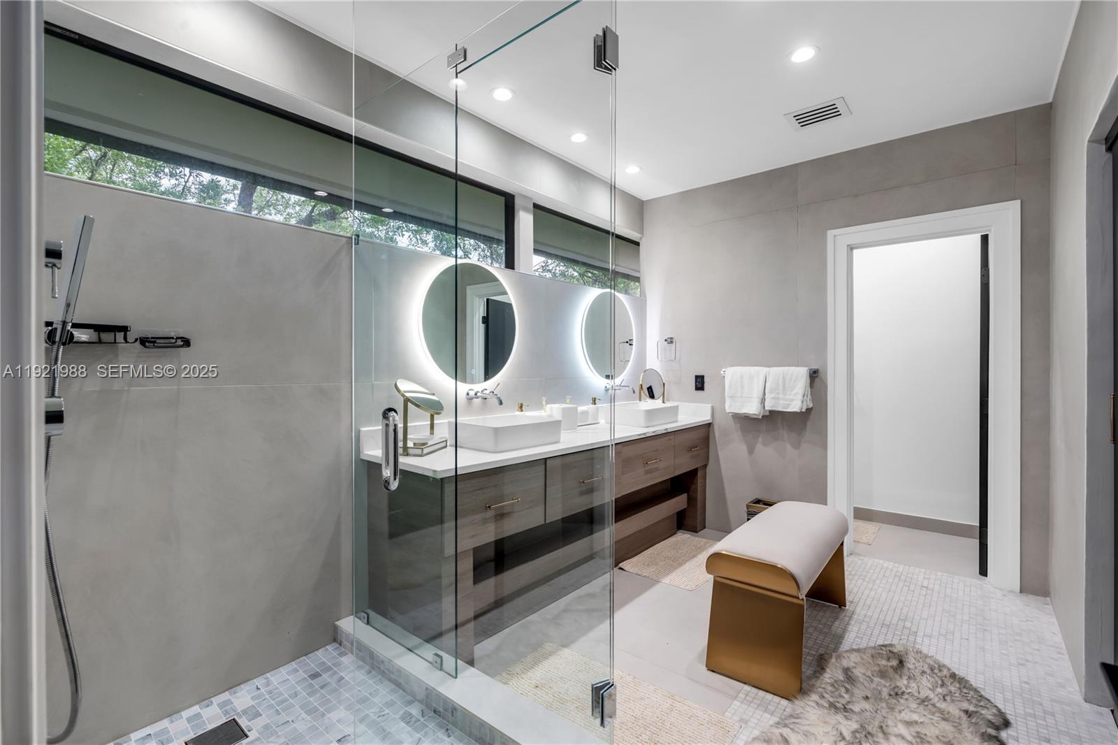 BUCCANEER PT (LARGO SOUND - Residential