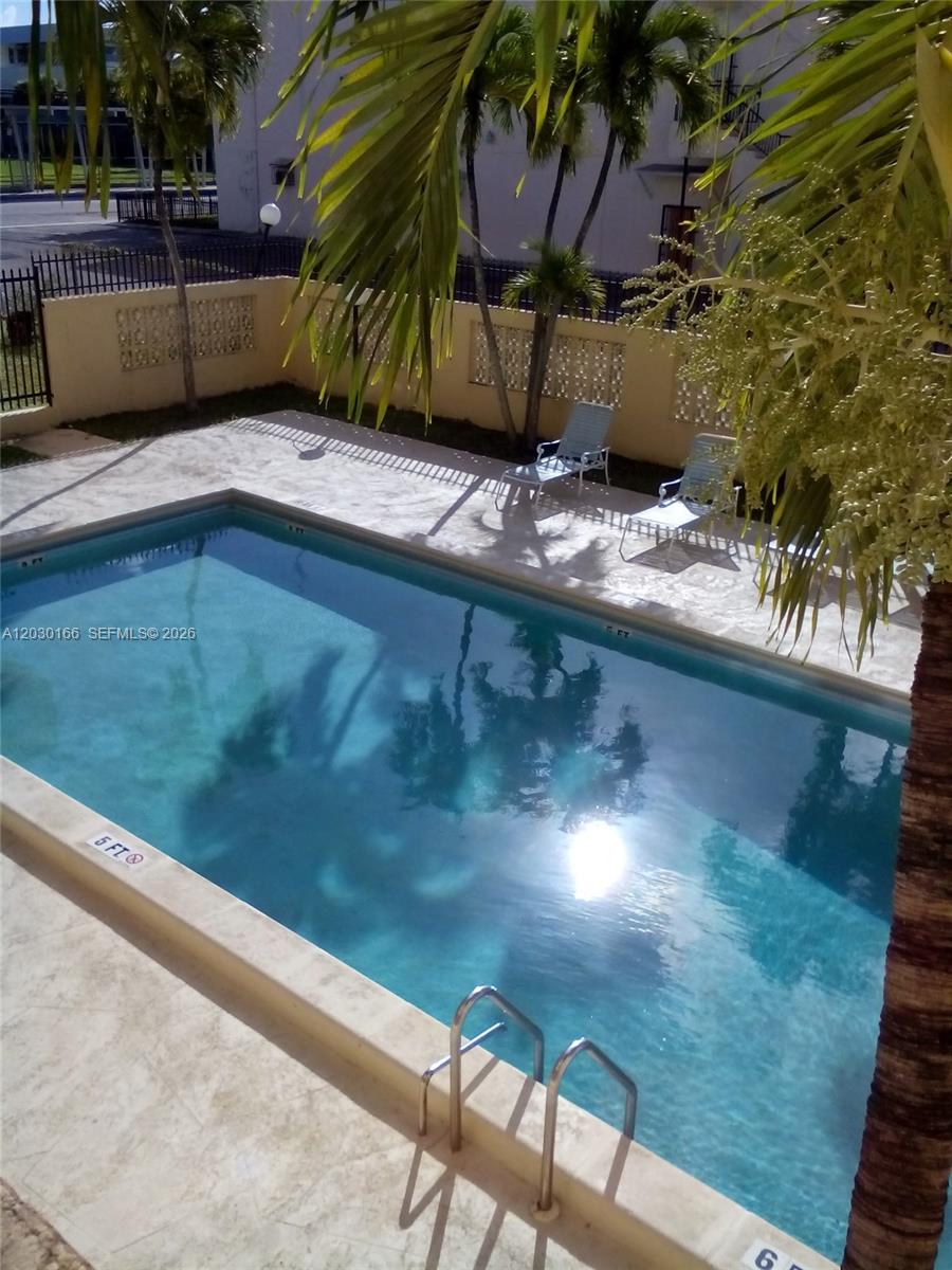 The owner only requires the first month's rent and the security deposit. Beautiful furnished apartment in the heart of North Miami, with quick access to all the major attractions and points of interest in Miami: I-95, Biscayne Blvd., Aventura Mall, South Beach, etc. Rent this property before it's gone and live happily and peacefully in the best part of Miami.