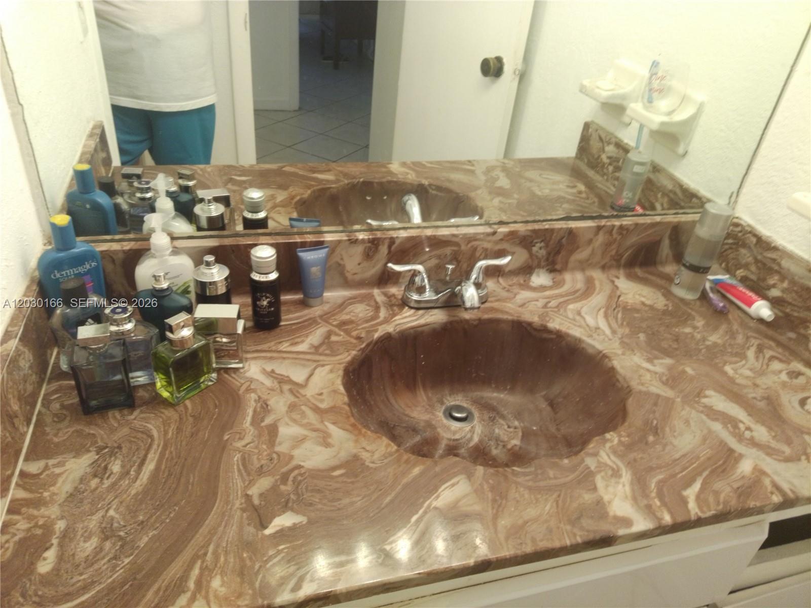 LA CASTELLANA CONDO - Residential Lease