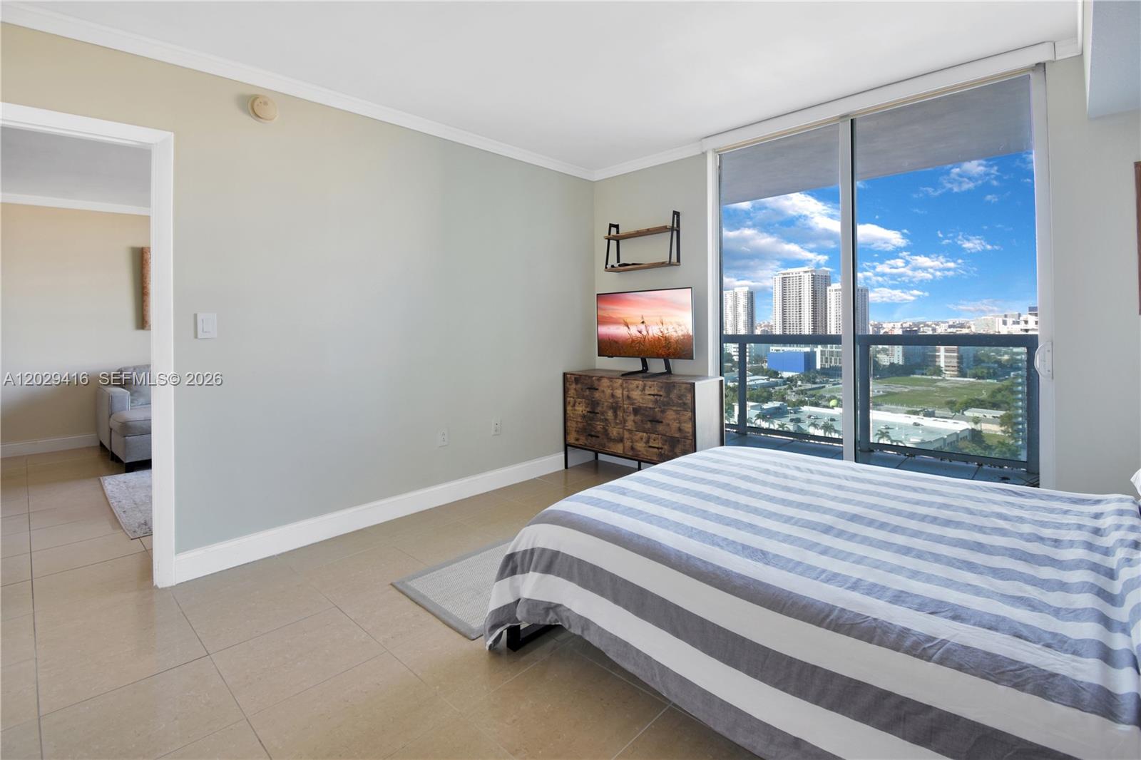 1800 CLUB CONDO - Residential Lease