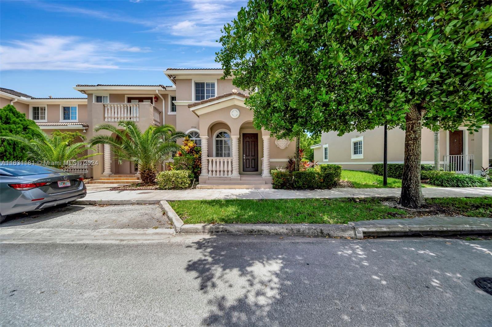 MANDARIN LAKES - Residential