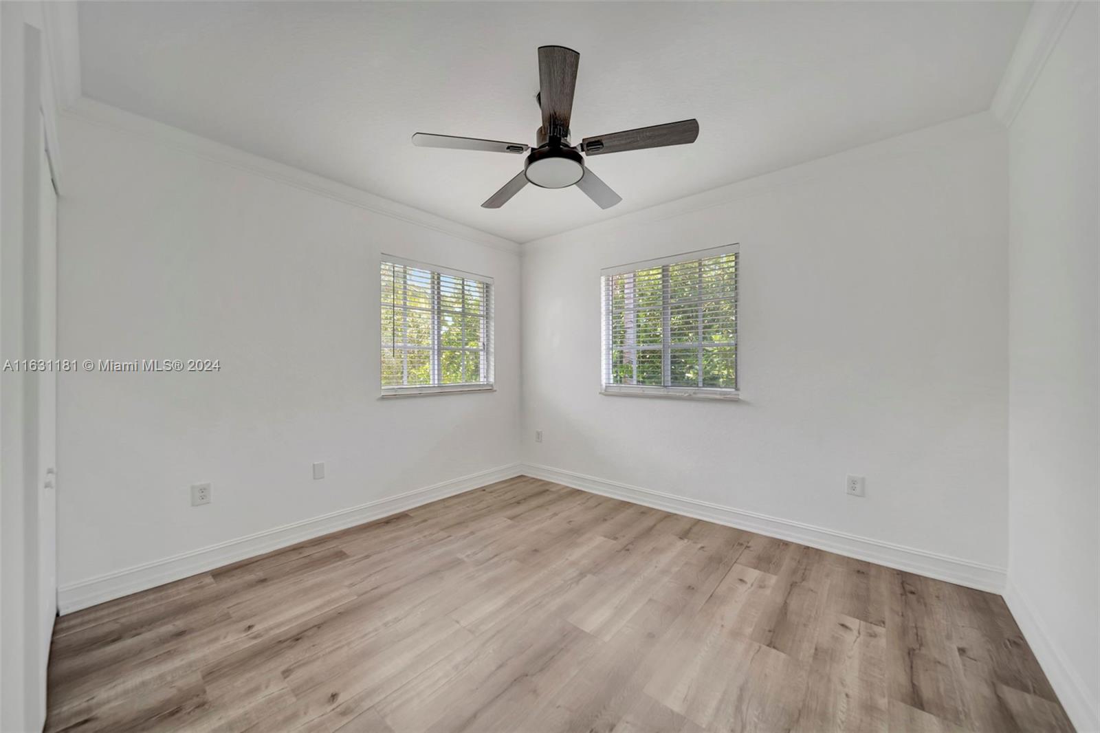 MANDARIN LAKES - Residential