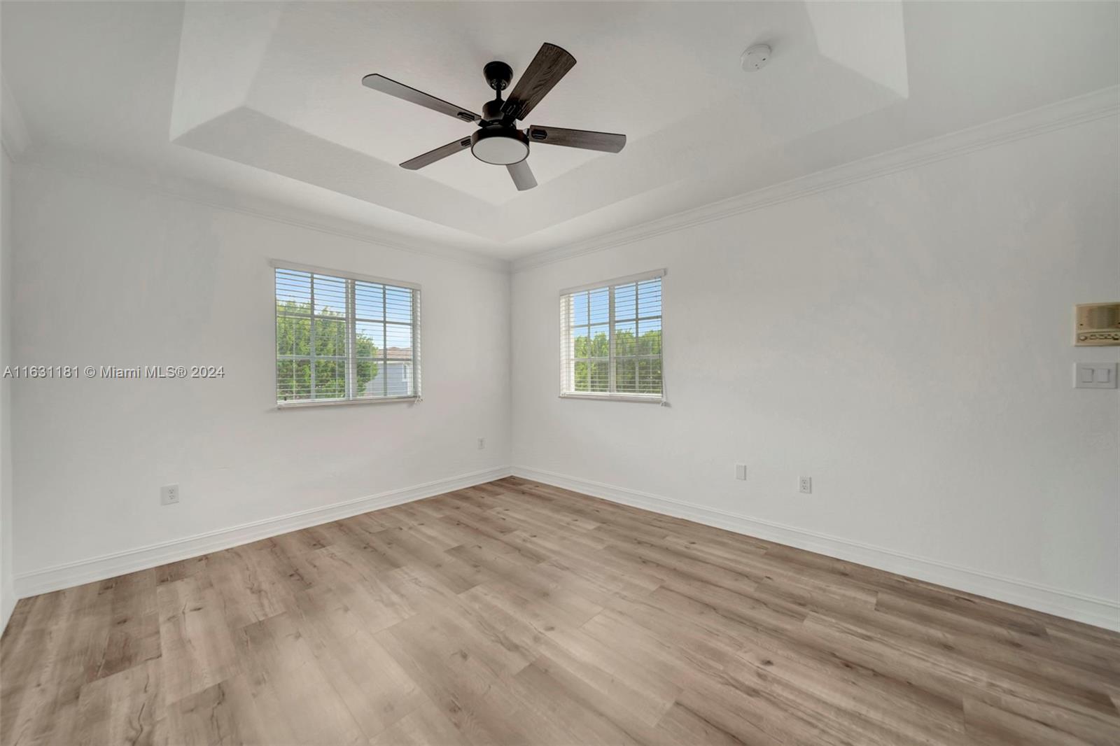 MANDARIN LAKES - Residential