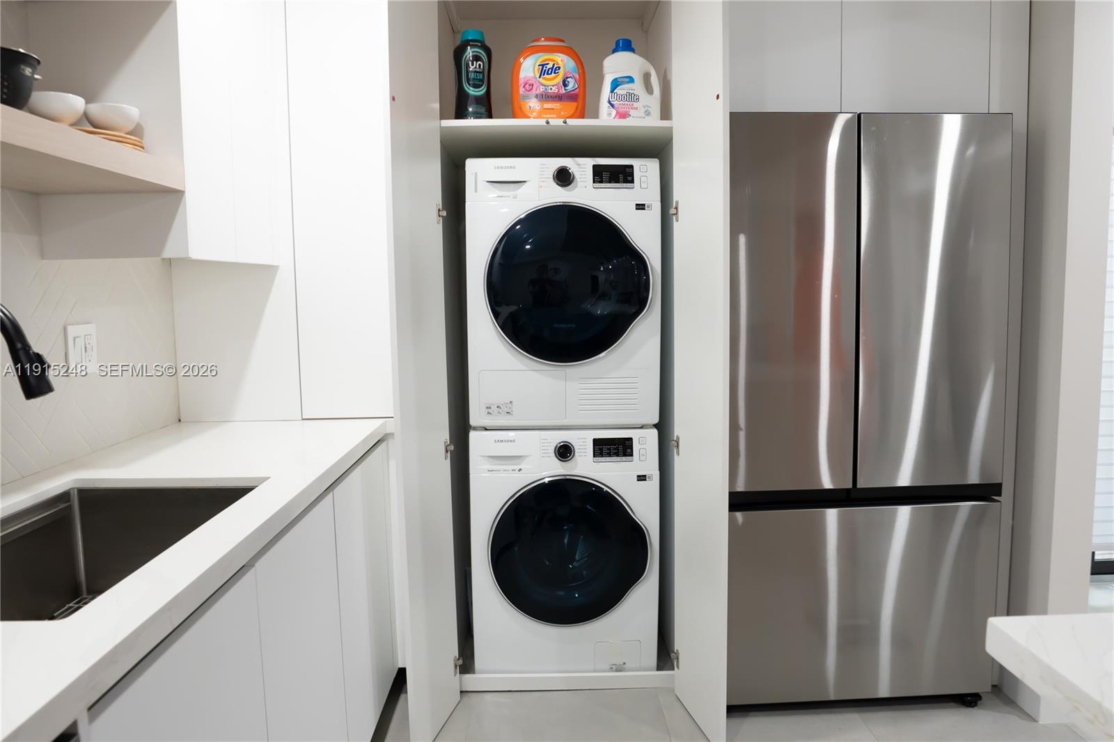 VALENCIA TOWNHOUSE CONDO - Residential