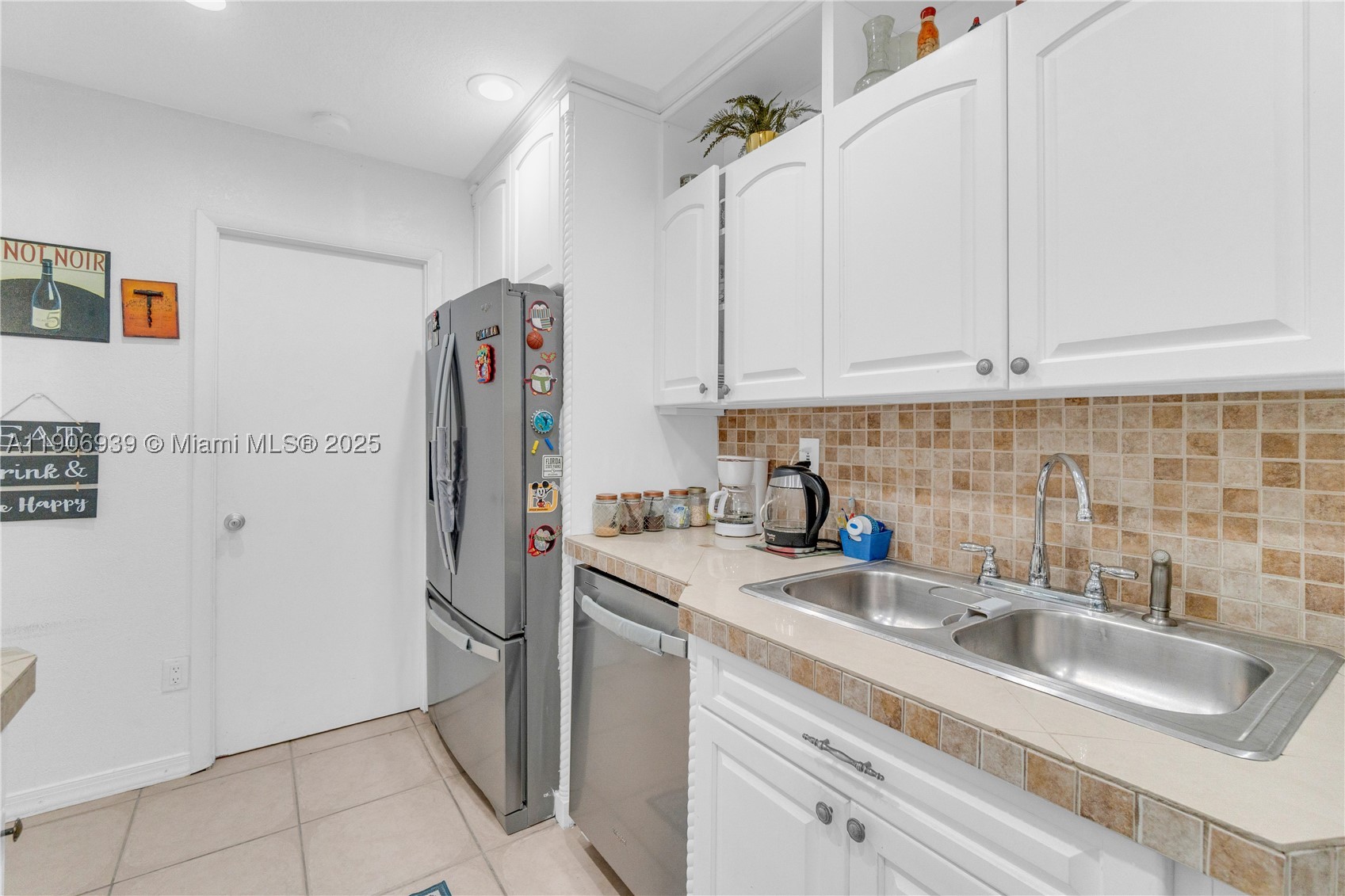 TARACOMA TOWNHOMES CONDO - Residential