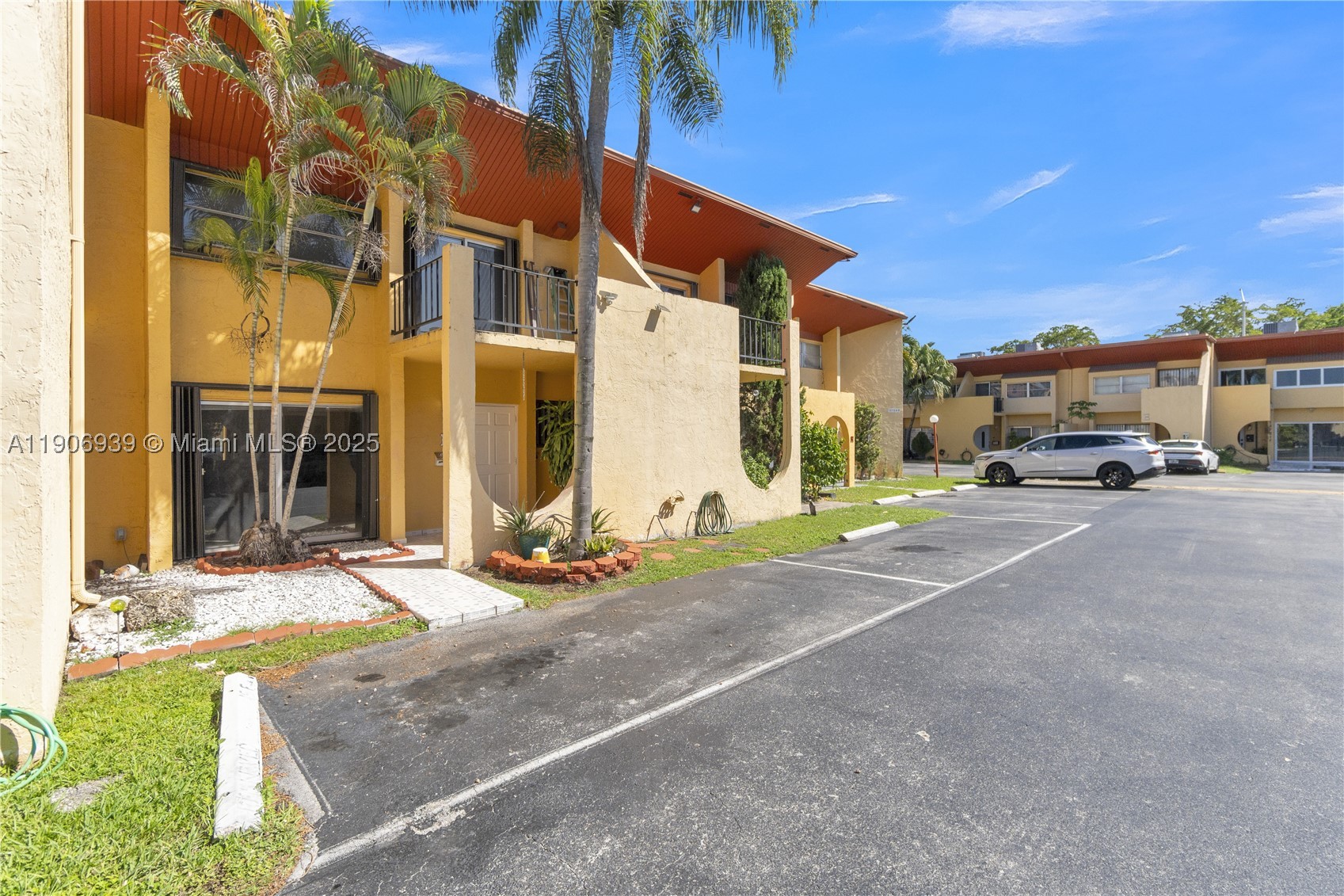 TARACOMA TOWNHOMES CONDO - Residential