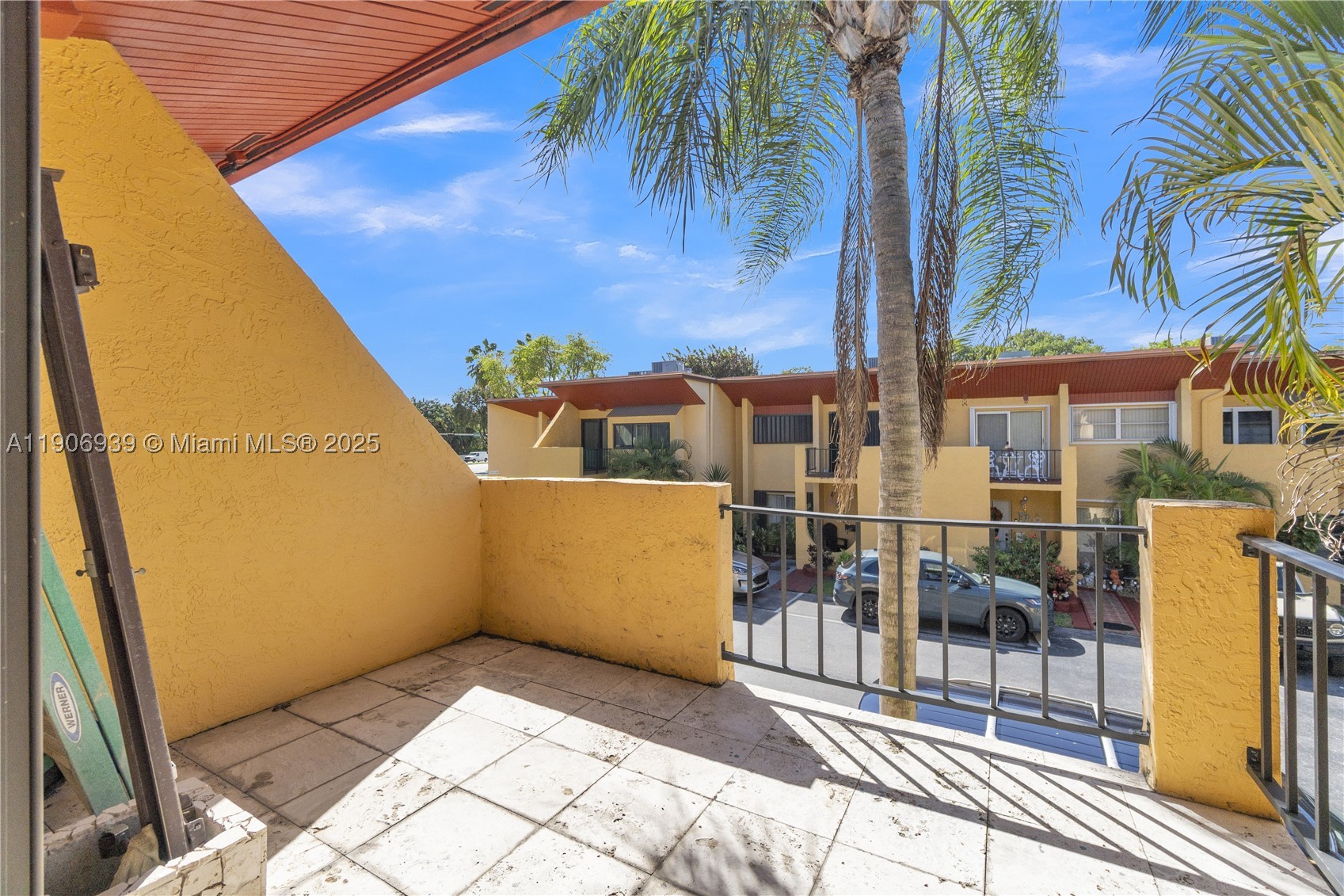 TARACOMA TOWNHOMES CONDO - Residential