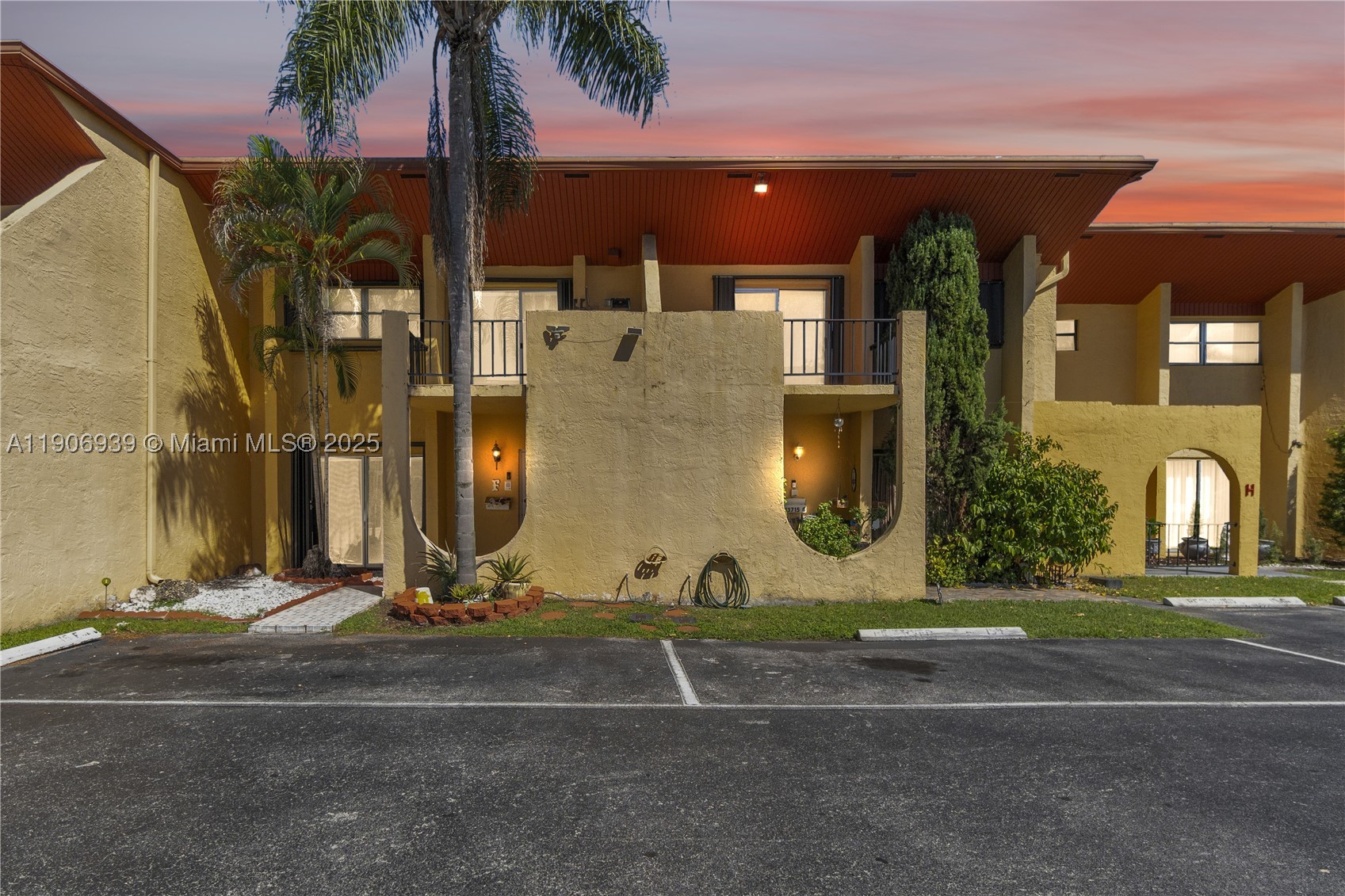 AMAZING KENDALL LOCATION!,,2-story townhome by 84 St in West Kendall. Features 3 bedrooms and 2.5 bathrooms. Prime location, within walking distance of many stores, restaurants, and entertainment. Close to Baptist Hospital. The townhome has ample storage space, two parking spaces in front of the unit, a large living & family room, a patio, and 2 balconies on the 2nd floor. Guest parking available at the complex.. Association has budget reserves and shouldn't be a problem to get approved for mortgages. New building roof was done in 2019. Master Bedroom fits a king bed. Central AC. Building 50-years re-certification completed.